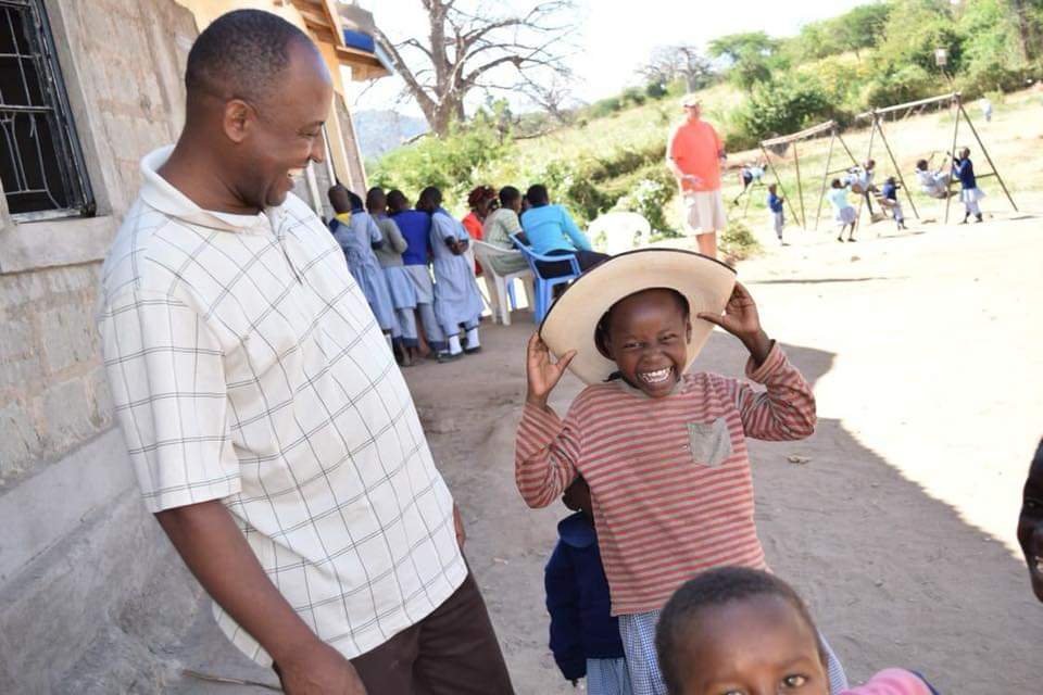children-fun-moments-with-adminstrator